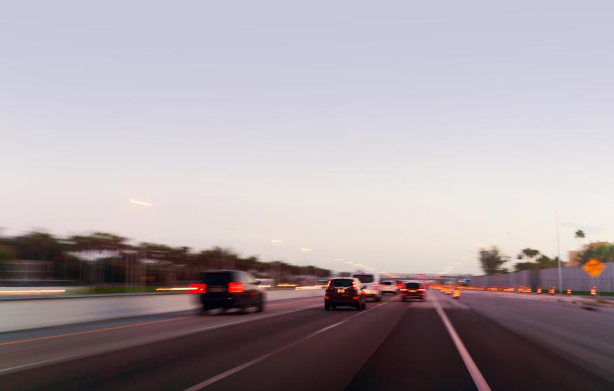 Highway traffic going north at dusk